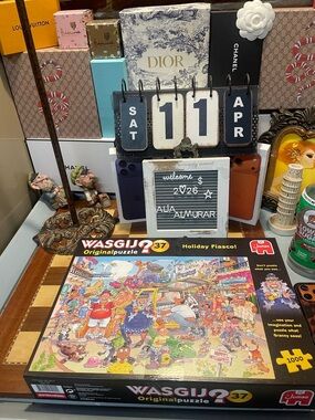 Wasgij Original 37: Holiday Fiasco! jigsaw puzzle by Jumbo.